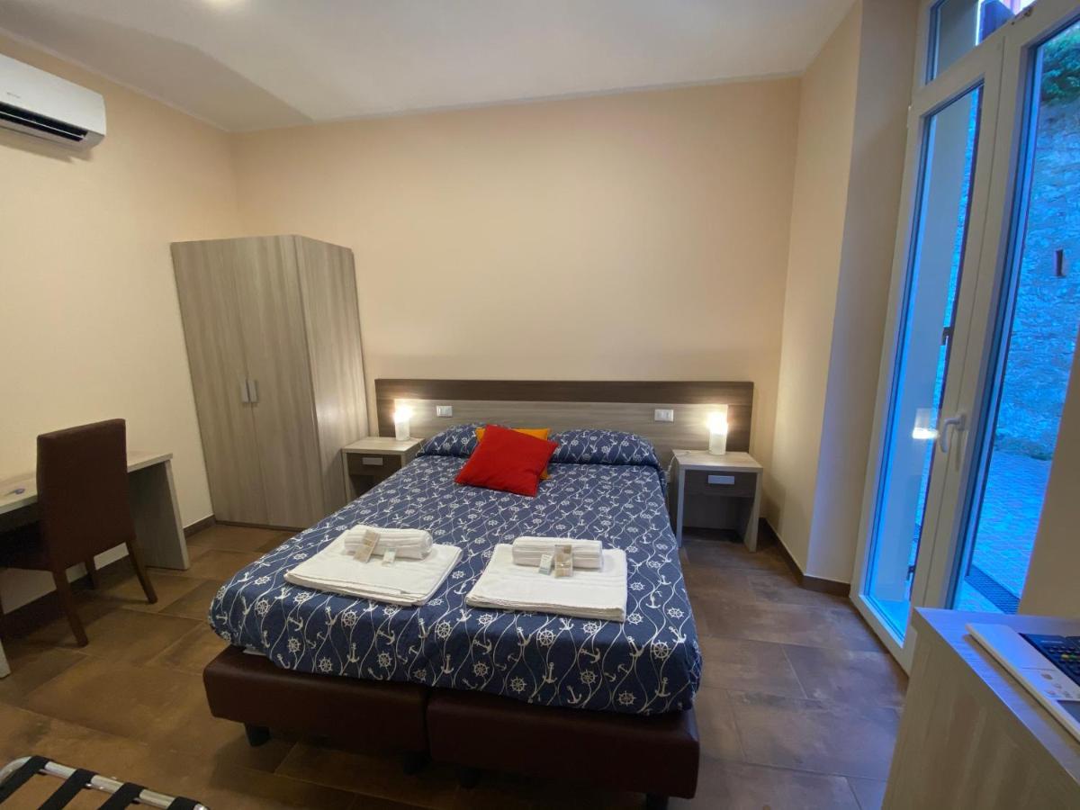 Good Night Moon Hotel La Spezia Luaran gambar