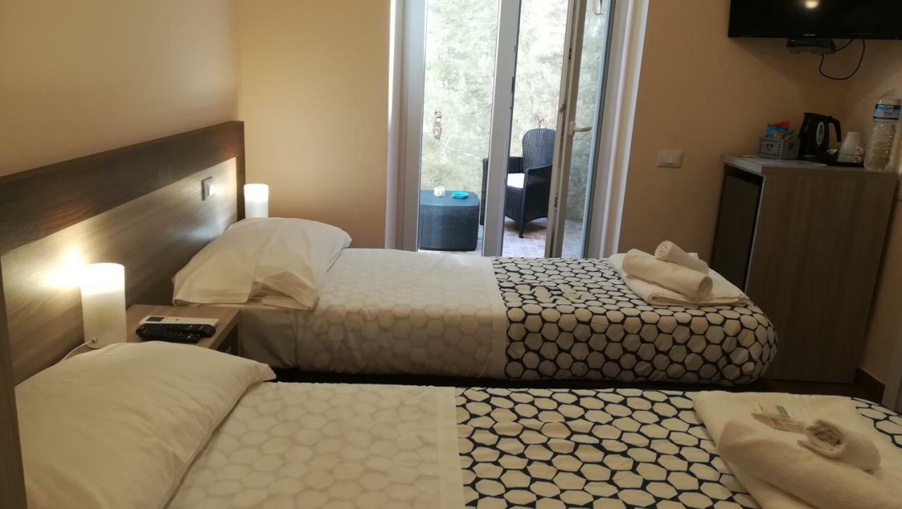 Good Night Moon Hotel La Spezia Luaran gambar